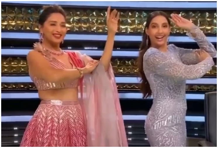 Madhuri Dixit Nene and Nora Fatehi Dance Together on 'Mera Piya Ghar Aaya' and 'Dilbar' Song
