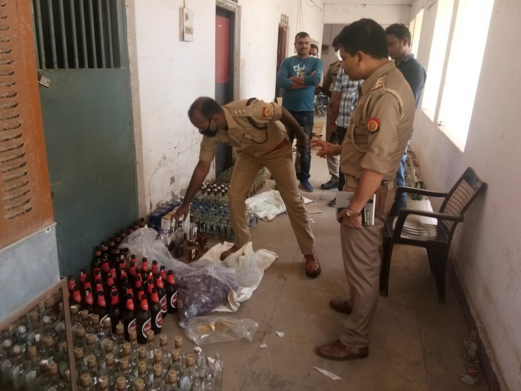Salesman arrested with empty liquor bottle, seal lid and wrapper