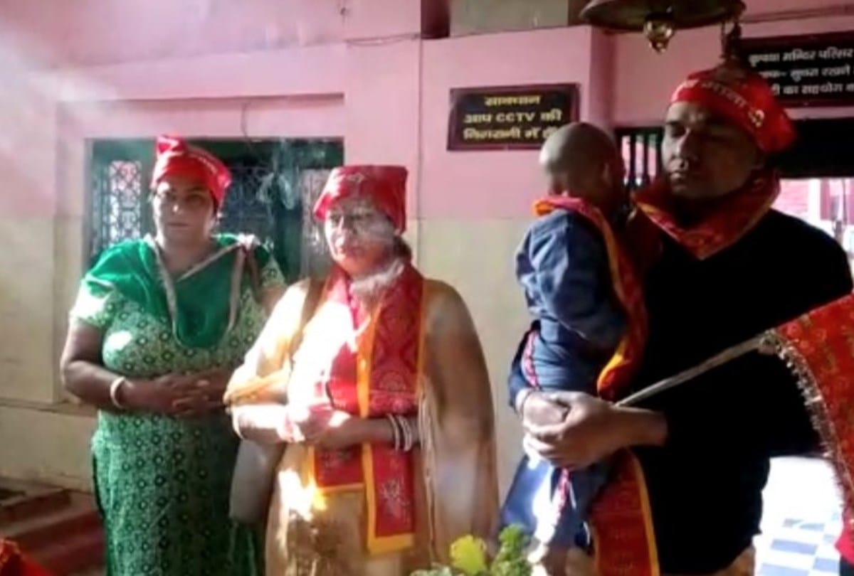 ludhiana couple pay obeisance in Simsa Mata Temple Mandi himachal Pradesh