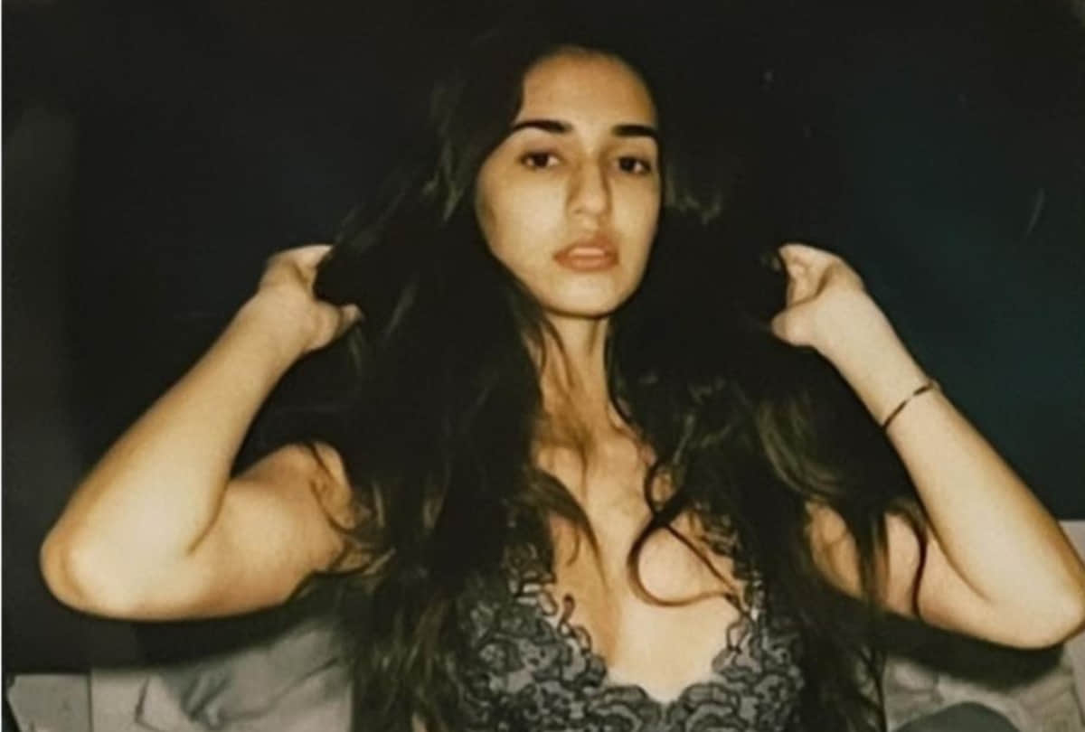 disha patani shares sassy curves in lace bodysuit