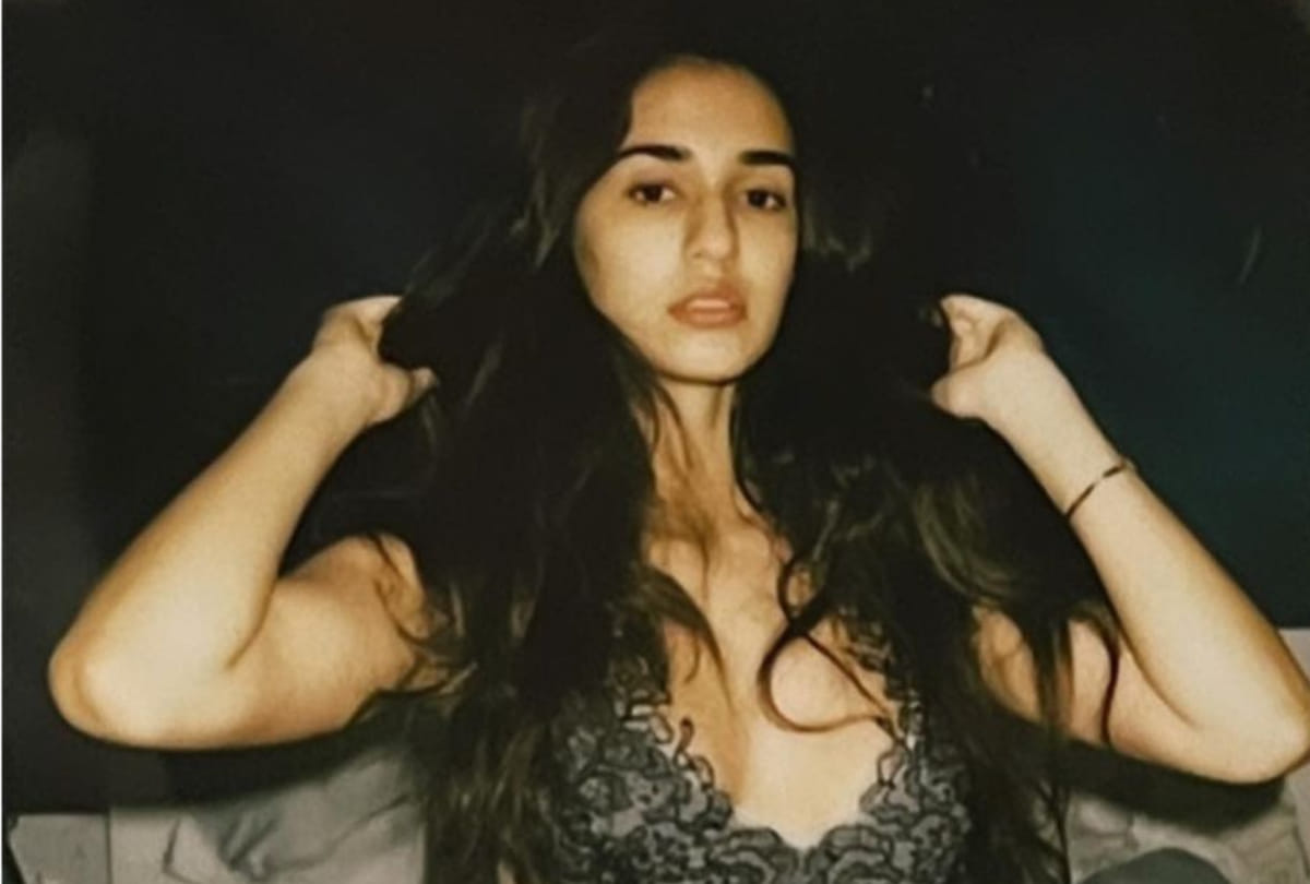 disha patani shares sassy curves in lace bodysuit