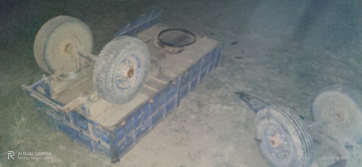 Trolley overturns in Ballia two youths die