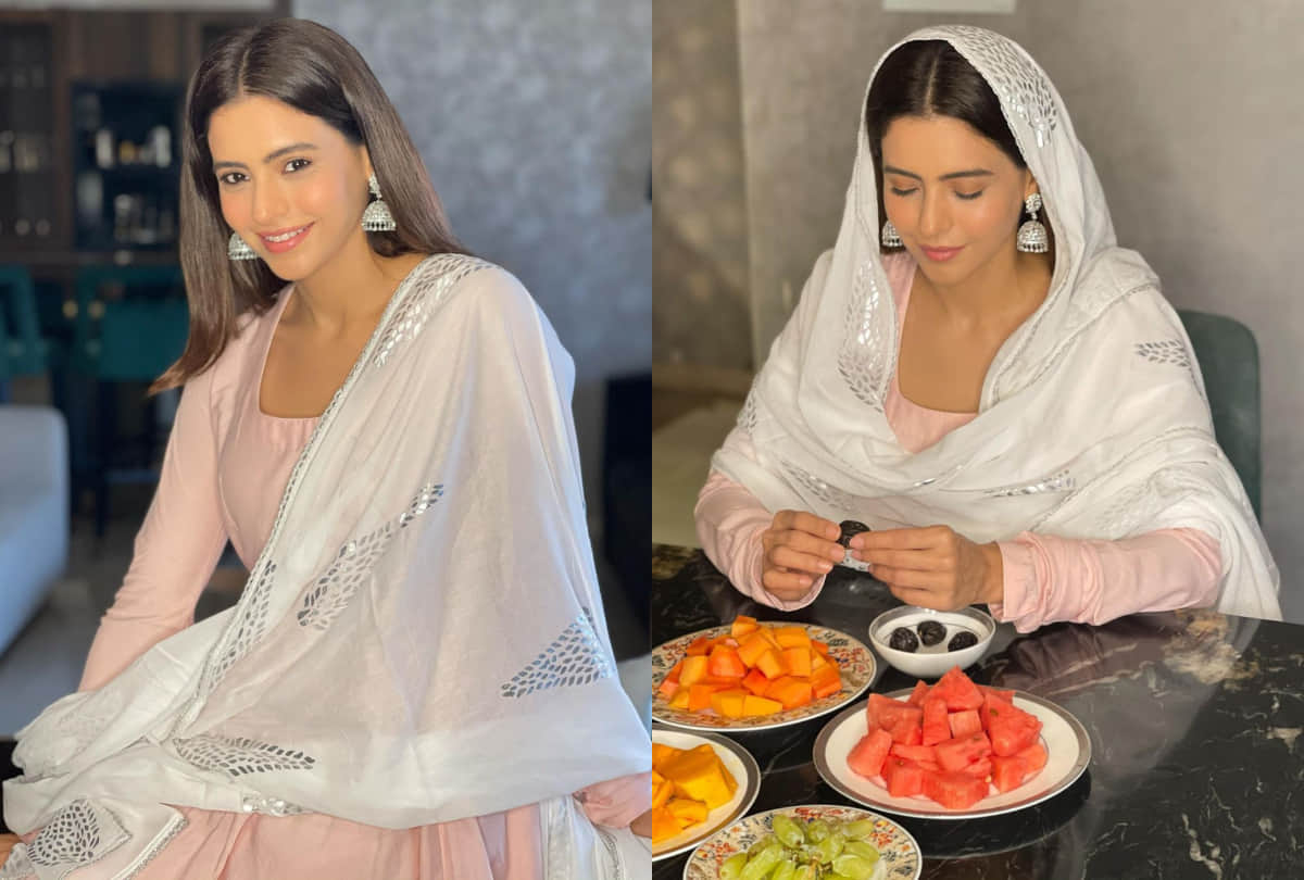 hina khan wishes ramadan in yellow chanderi silk kurta aamna sharif wearing pink anarkali set