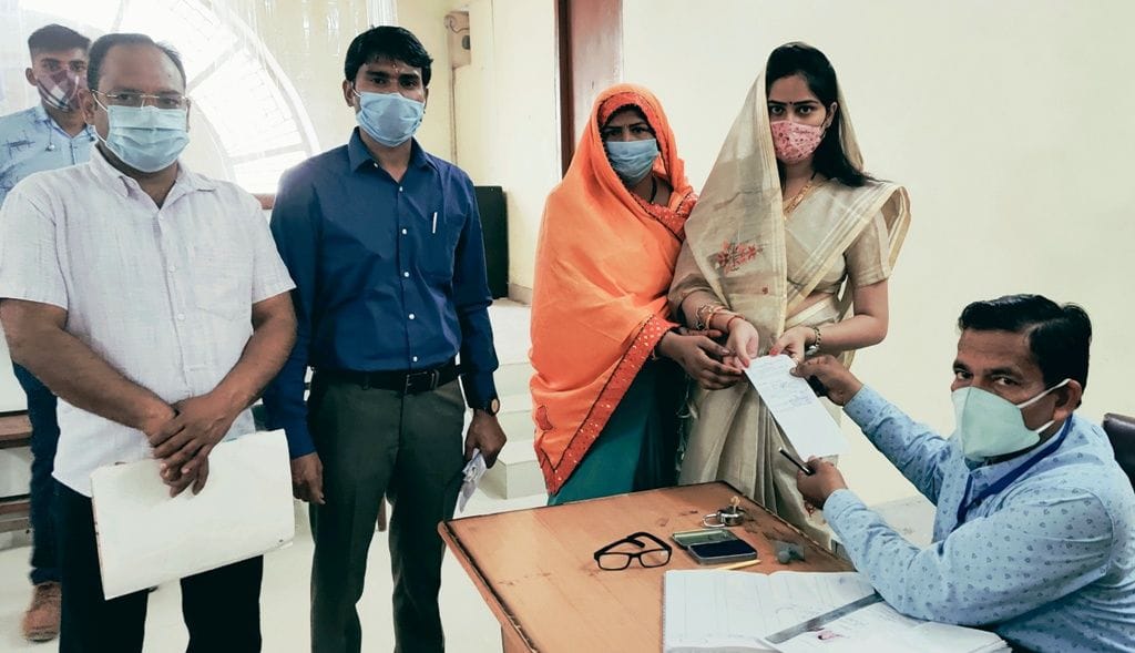 SP's Rambetti and Ruchi Yadav filed nomination