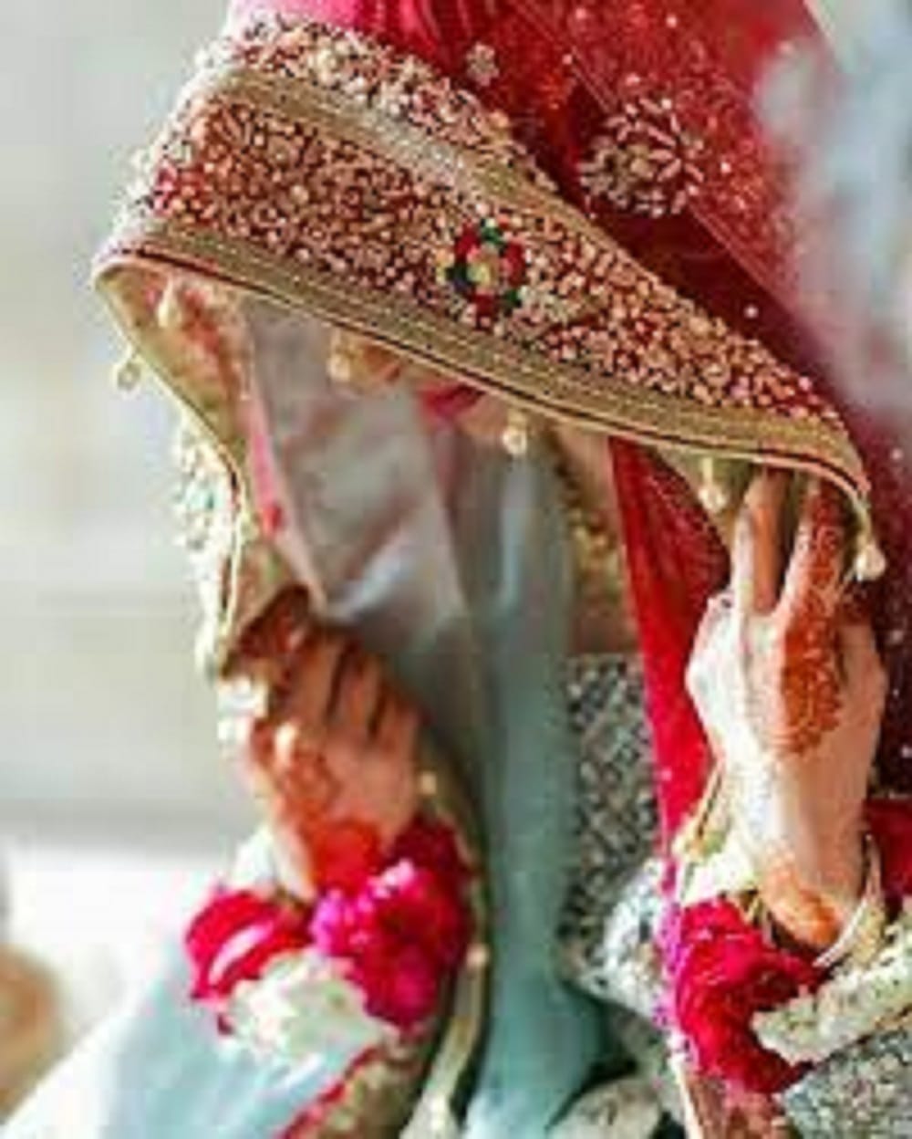 Candidate who lifts the veil of women arrested in bhadohi