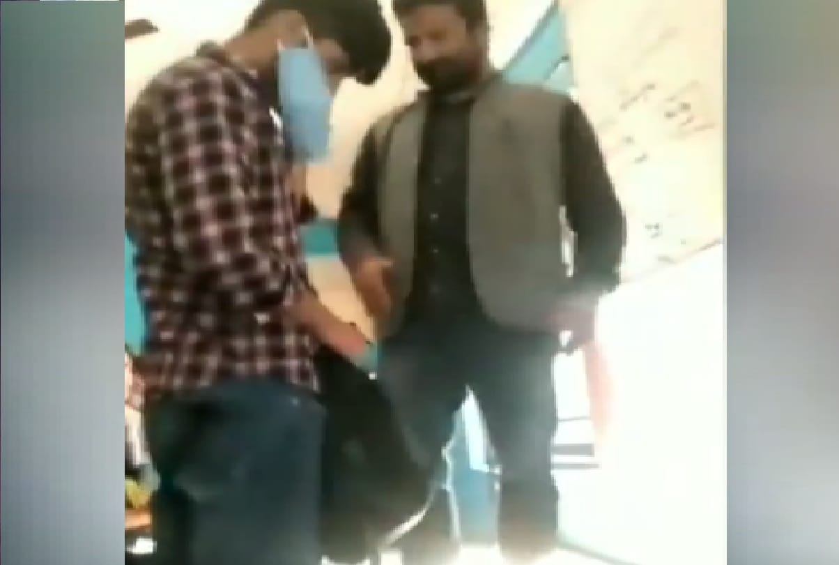kashmir teacher slaps student in coaching class of srinagar, video got viral