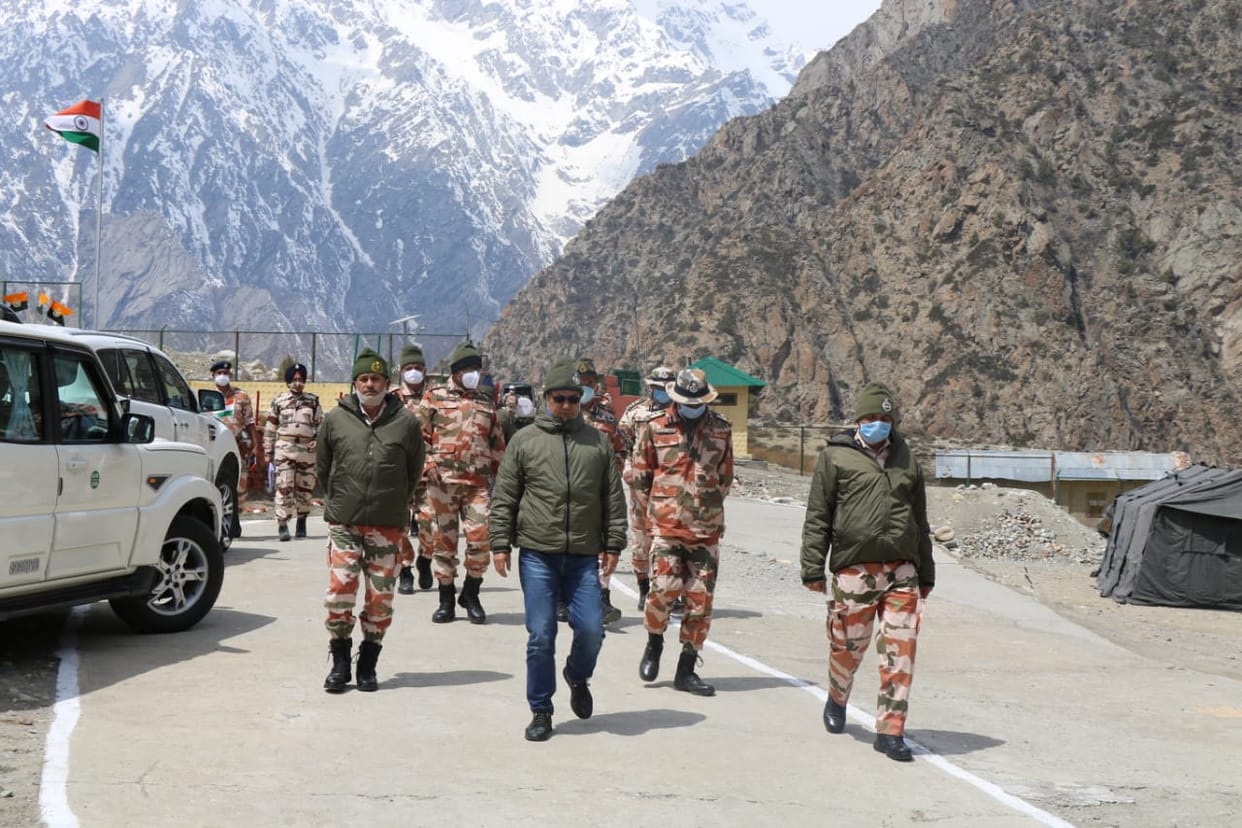 Uttarakhand news : Union Minister Kiren Rijiju arrives at Nelang Valley, meets itbp
