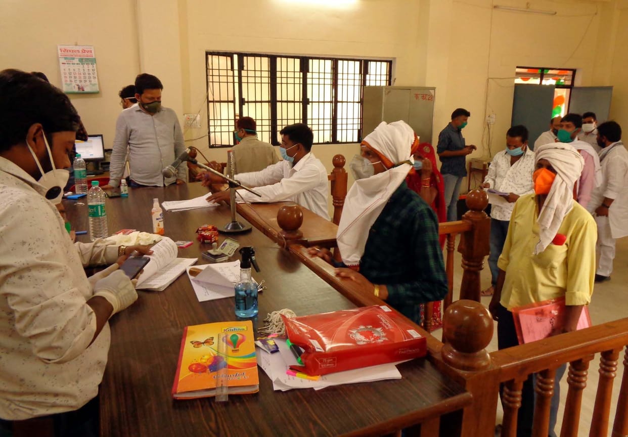 Panchayat elections: crowds of nominees gathered on last day