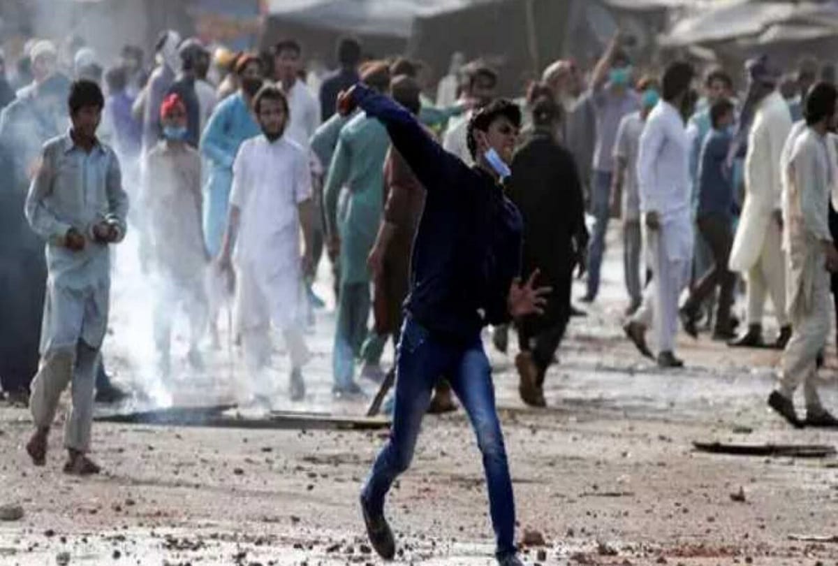 Experts said Pakistan facing economic crisis, terrorism and violence conditions like civil war being created