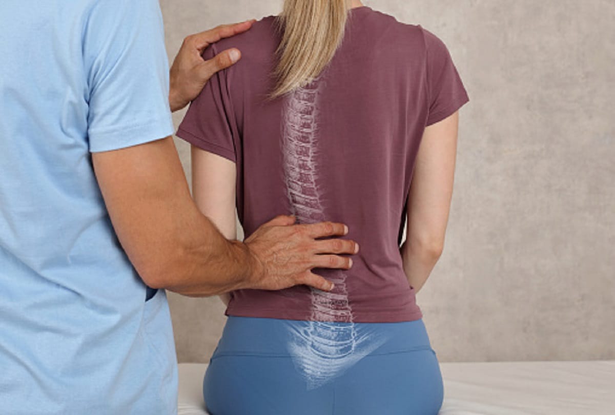 Spinal pain Symptoms causes and prevention tips in hindi