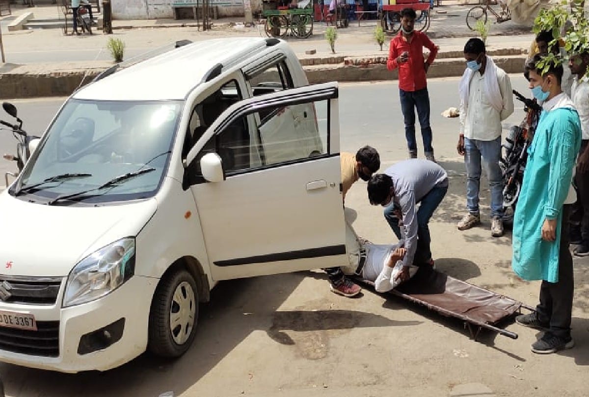 UP Panchayat Chunav 2021: Candidates supporters clash over bogus voting in Agra district