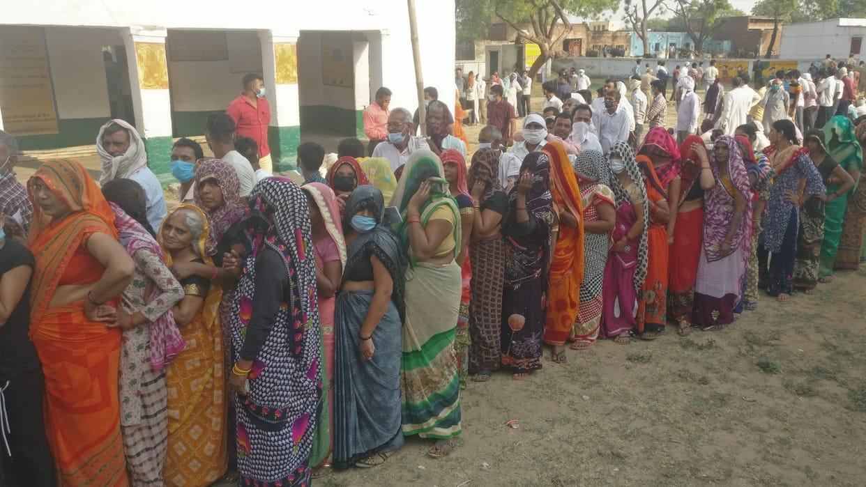 Clashes at many places during polling, police handled the situation