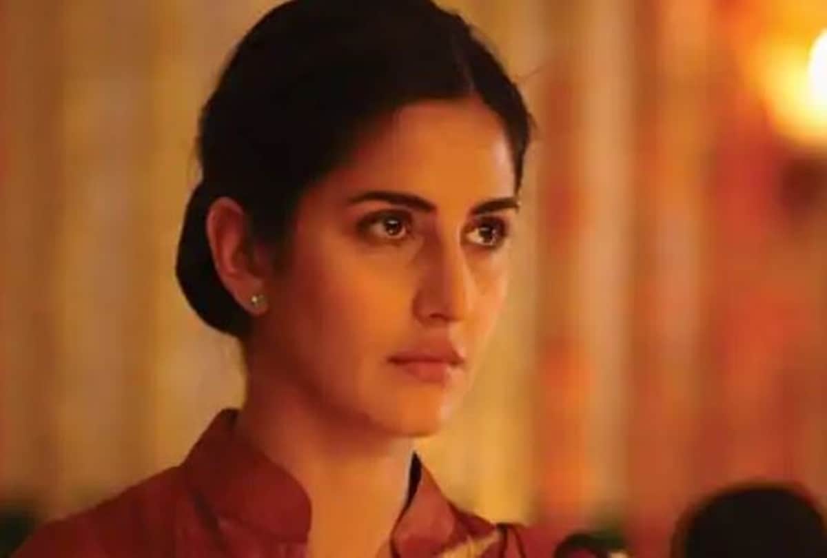 Deepika Padukone to Katrina kaif these actresses played non glamrous roles in movies and proved their worth