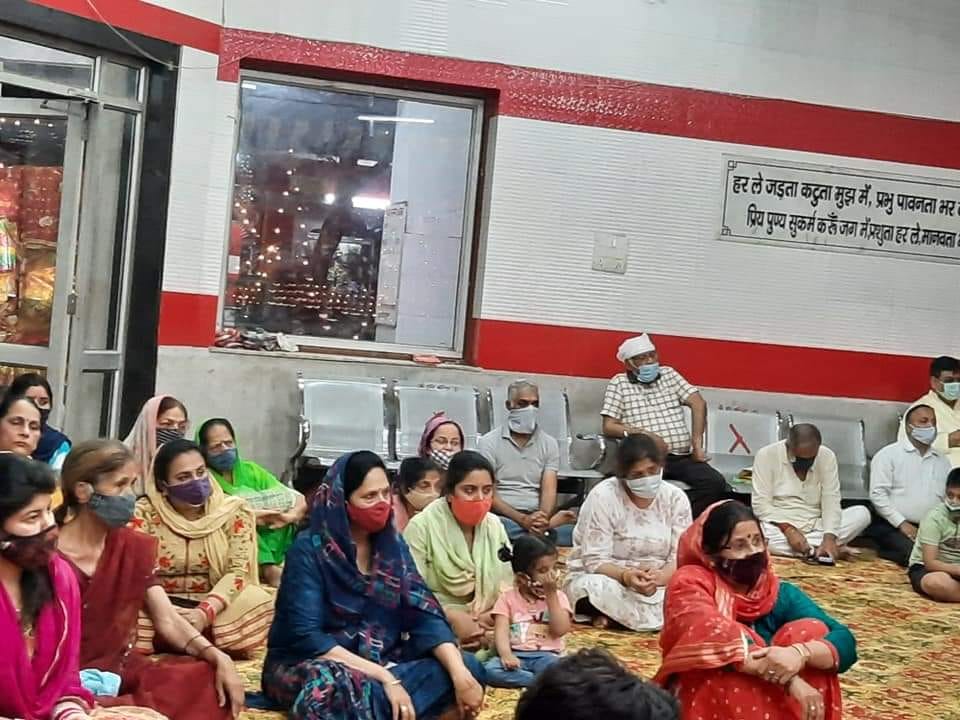 Mother Chandra Ghanta performs welfare by wearing Sat-Raz-Tama