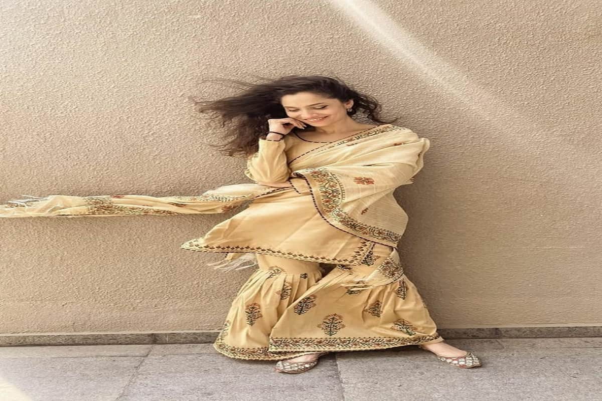 ankita lokhandes summer traditional look in hindi