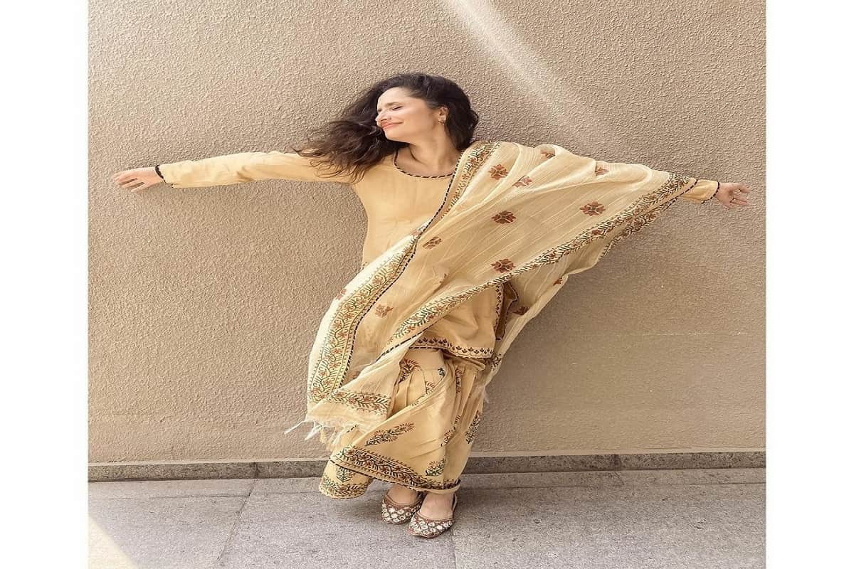 ankita lokhandes summer traditional look in hindi