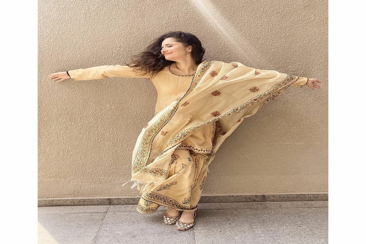 ankita lokhandes summer traditional look in hindi