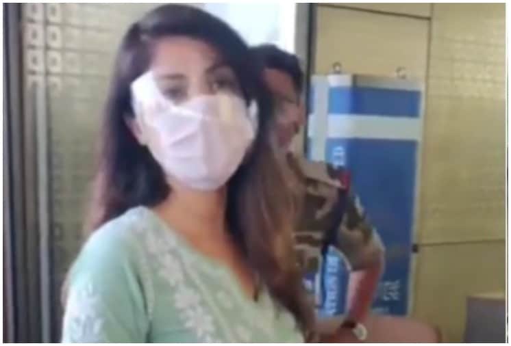 Rhea Chakraborty Spotted at Airport gets Trolled, Fans Says 'Ab Kiske Paise Par...'