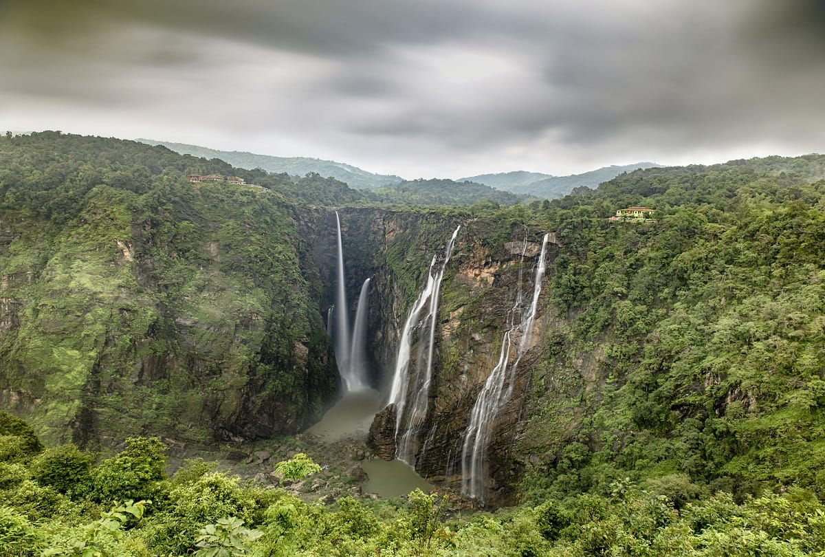 You can go with friends to these places of India for trekking