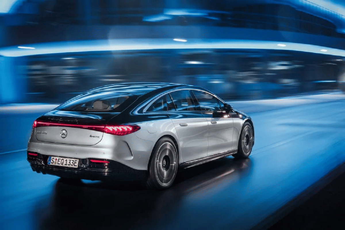 Mercedes-Benz EQS All Electric luxury Sedan revealed 2021 mercedes eqs electric car mercedes eqs range mercedes eqs electric vehicle