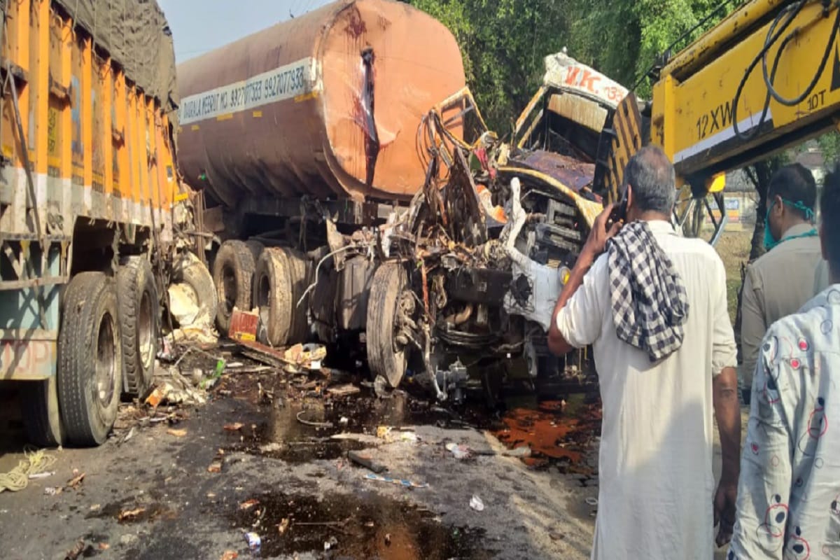 Truck and tanker collided in Muzaffarnagar and one died and two injured