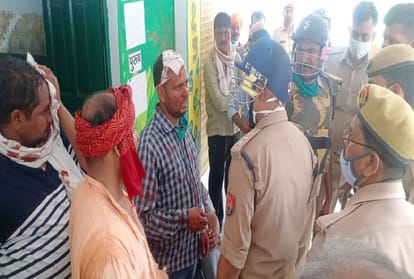 Prayagraj: Police, stone pelting on polling party, ballot box thrown in pond