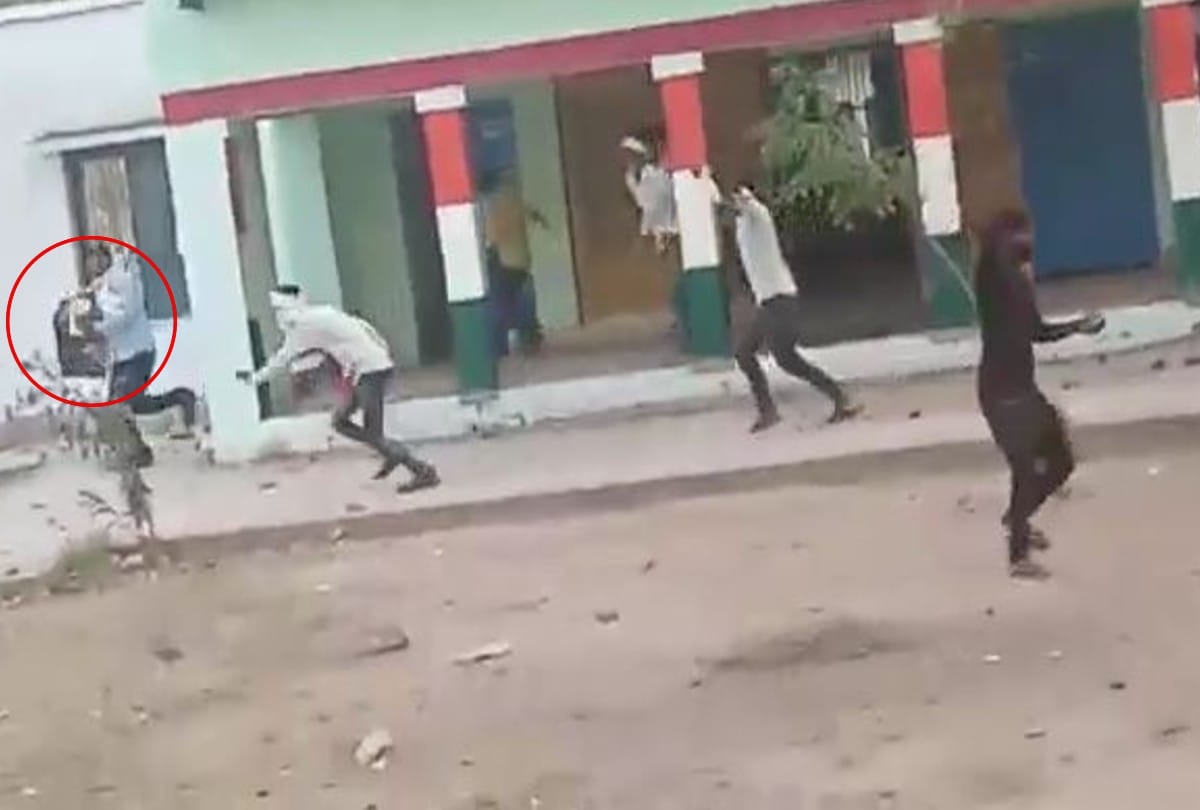 up panchayat chunav 2021: video of polling booth attacks goes viral in agra