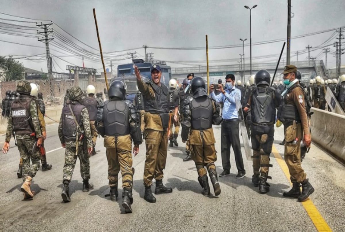 Pakistan : Punjab CM Usman Buzdar grants initial approval to remove TLP s proscribed status