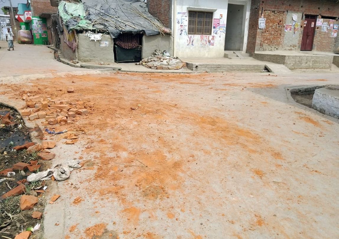 ruckus,hardoi news,panchyat election,sikori,fierce stone