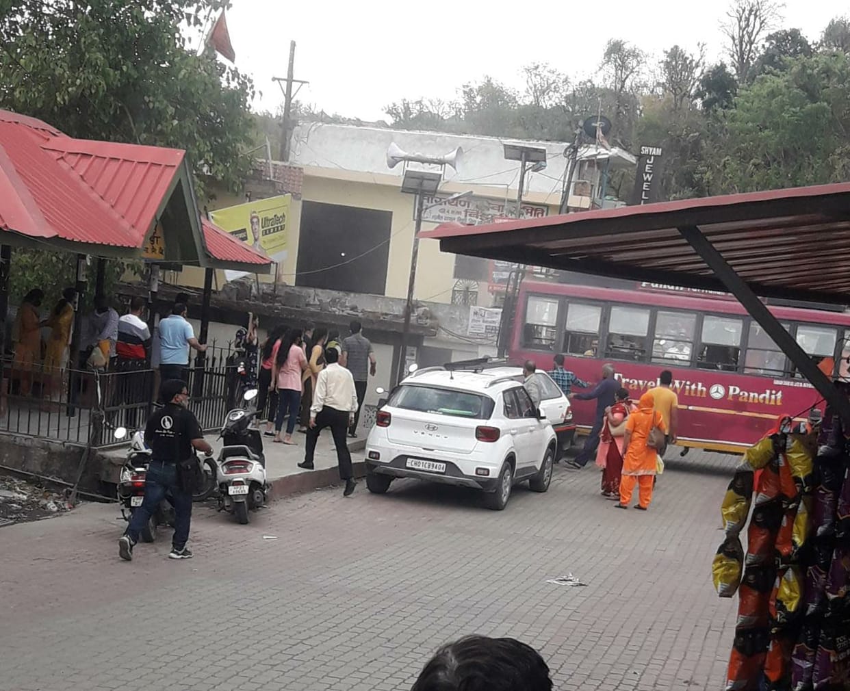 Bus rolled into bijri, damage to taxi