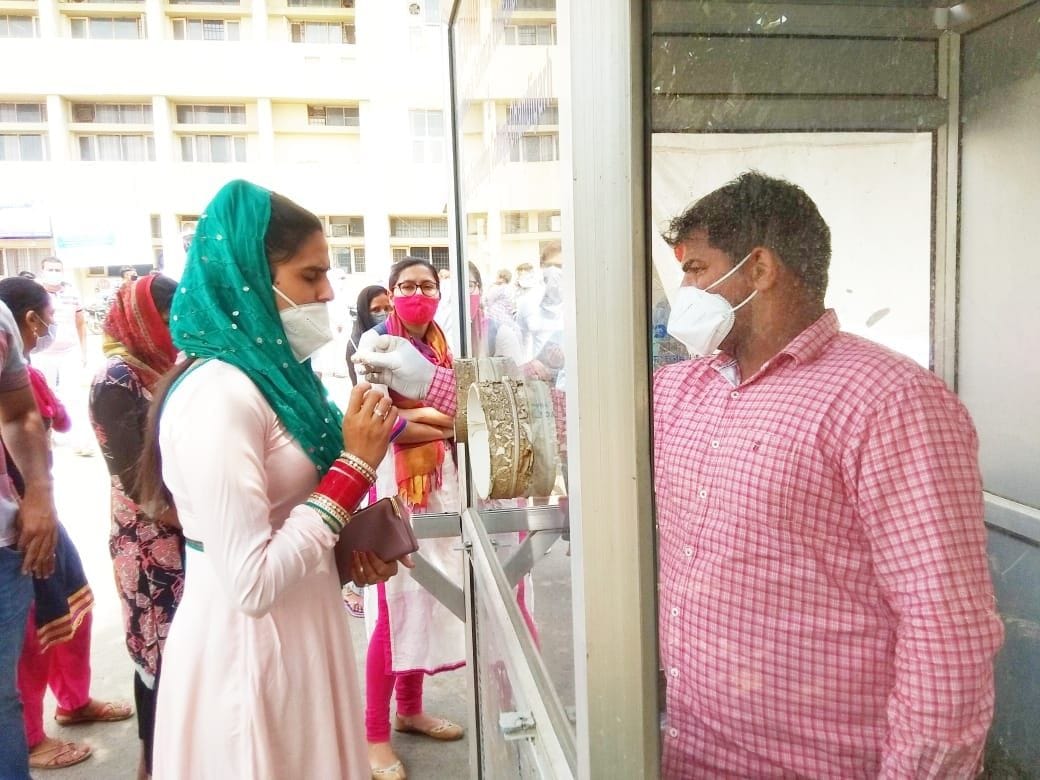 Health workers working without PPE kits without risking life