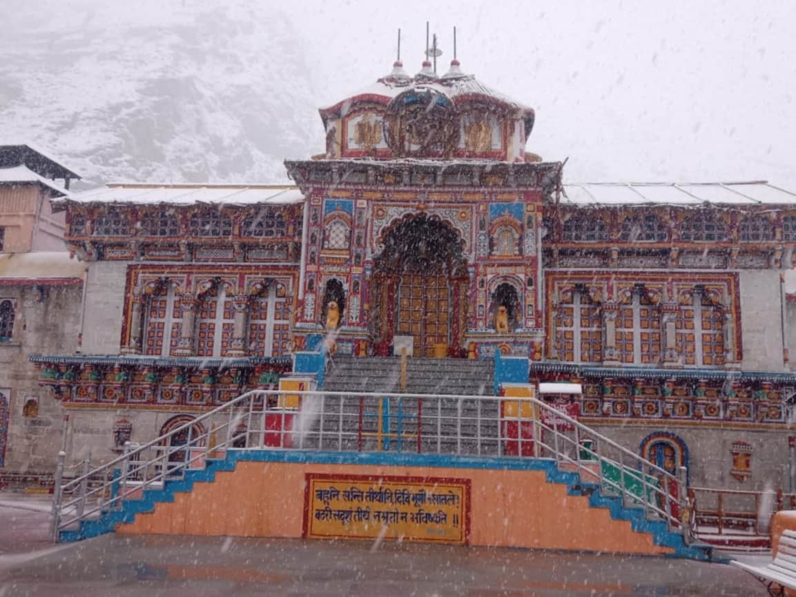 Snowfall in Uttarakhand Badrinath, Rain in Badrinath, snowfall on higher peaks, Weather, Weather Update