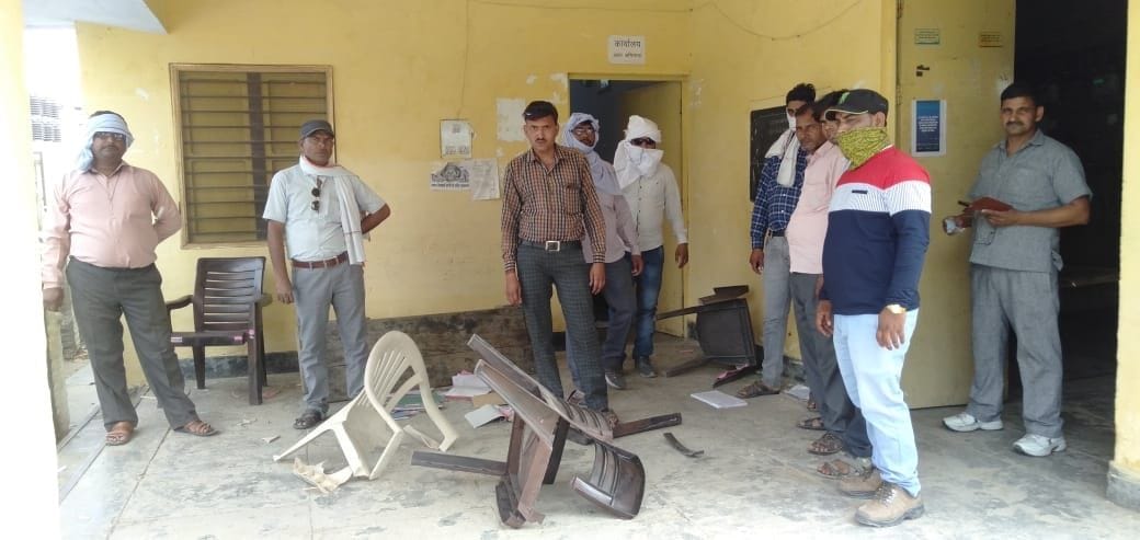 Hathras: People angry at Bhopatpur power substation created uproar, sabotage