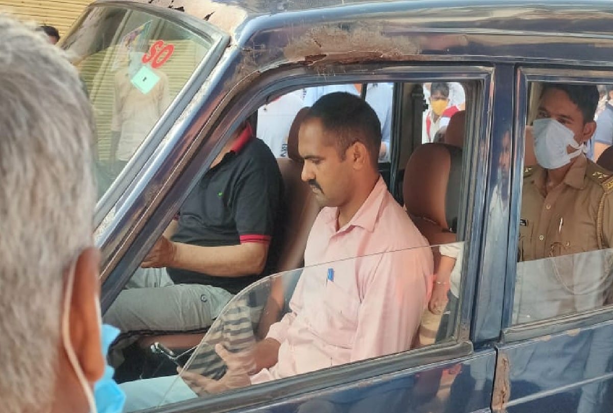 challan issued against police inspector for not wearing mask in agra