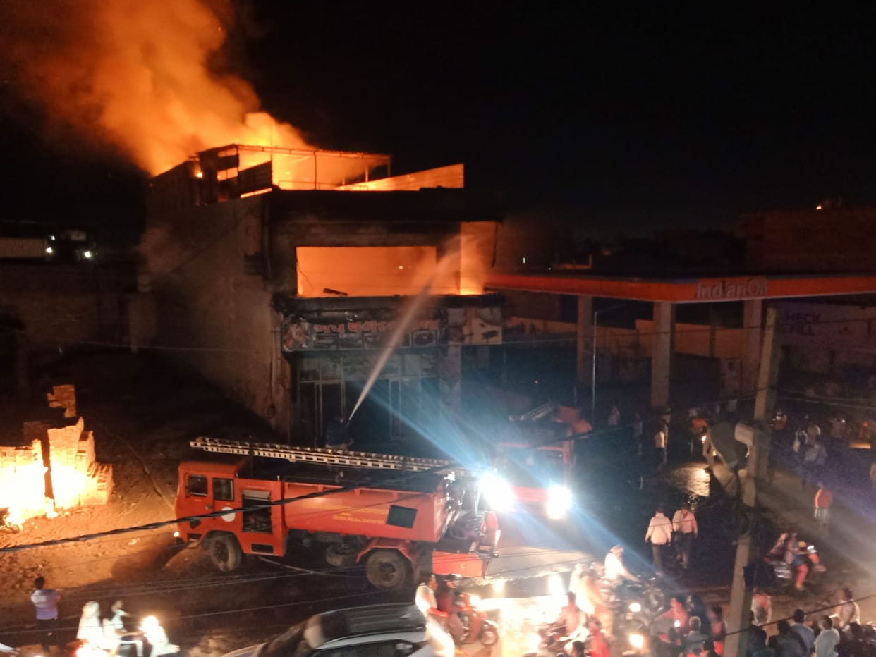 Fire in a furniture showroom near petrol pump