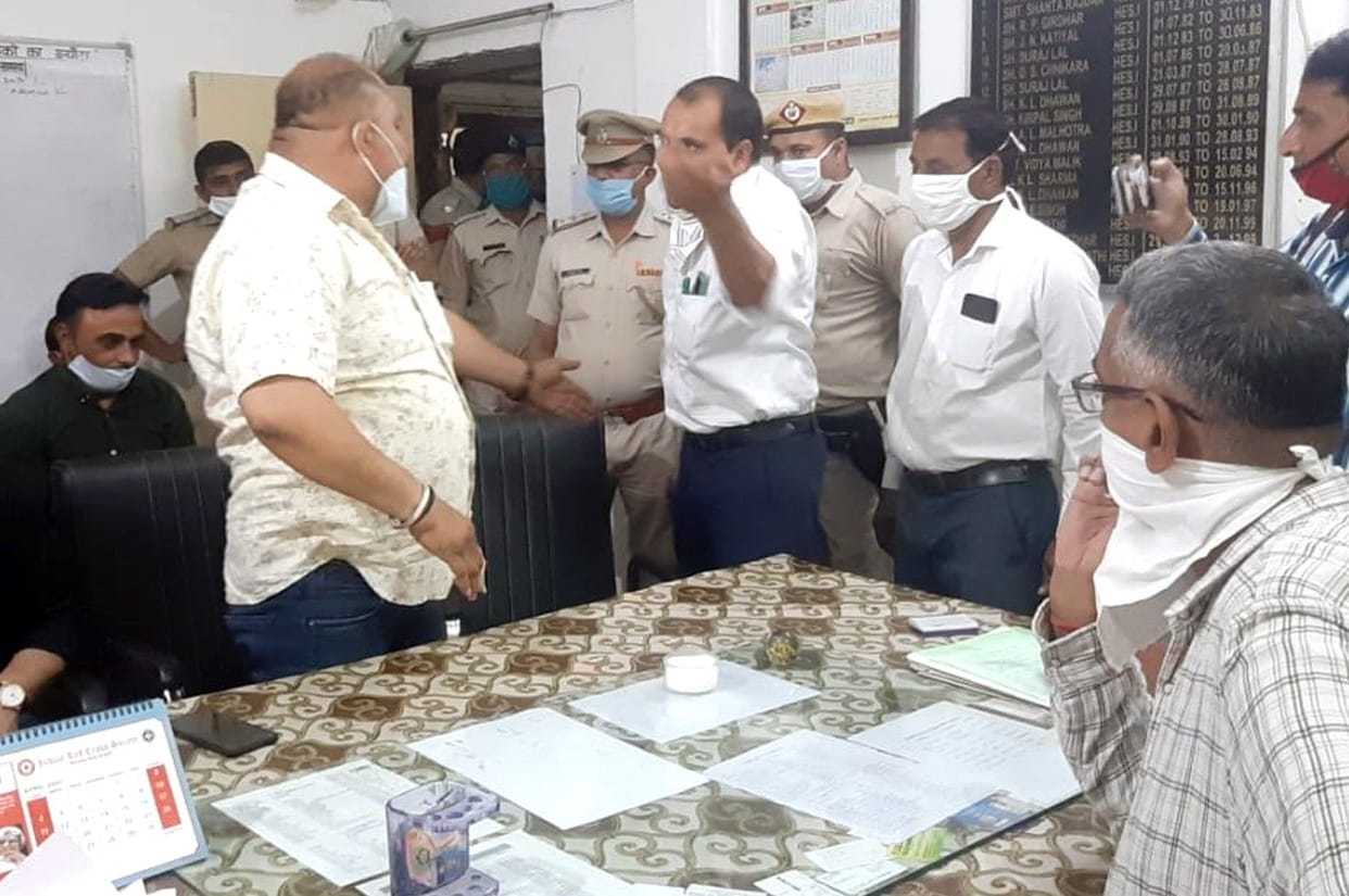 private school owner protest, deeo office, police