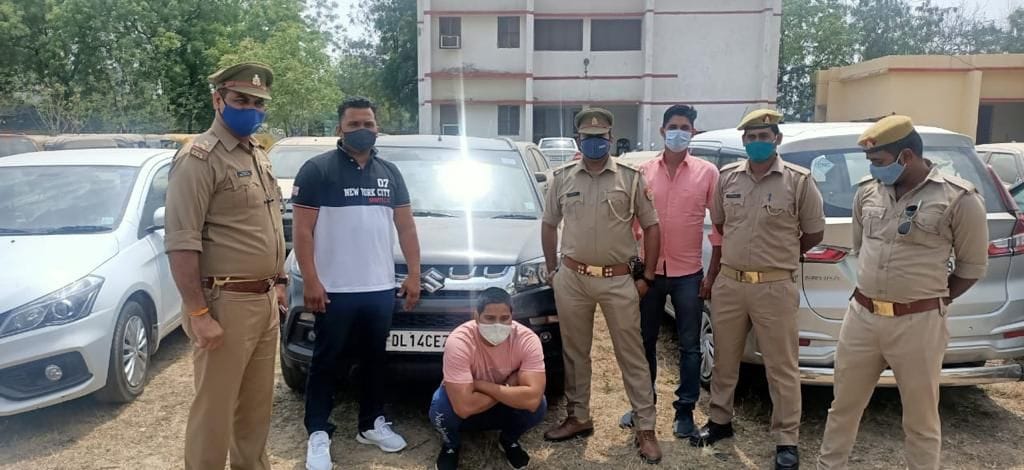 Liquor smugglers are sold on the pretext of rental cars