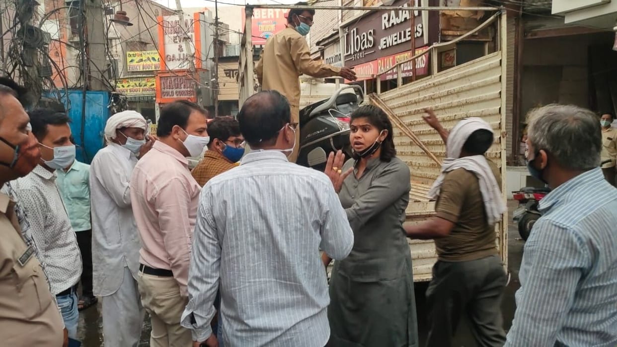 Challan of Rs 500-500, 42 two-wheeler seized for not wearing mask