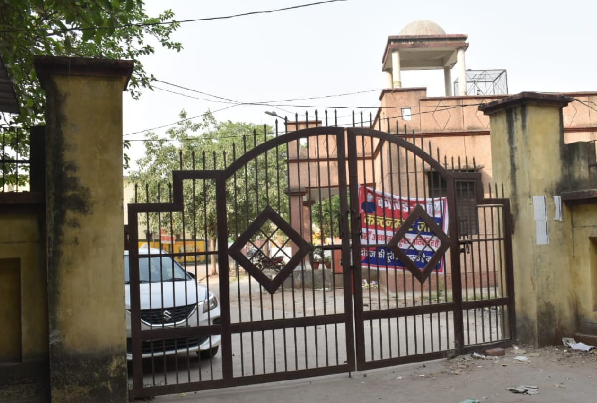 Agra Sadar Tehsil Registrar Office 4.67 Lakh Rupees Stolen Case Soleved