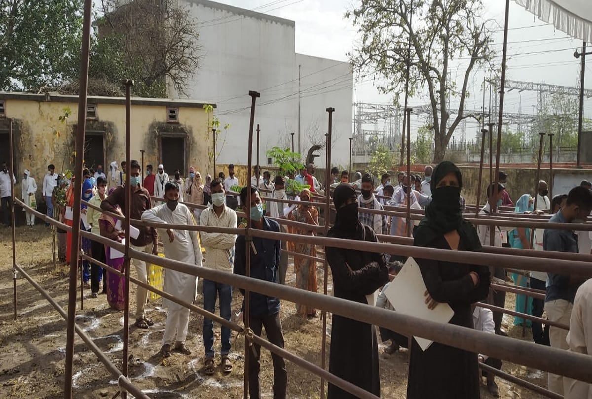 Sambhal candidates queue up for filing application for UP Panchayat election