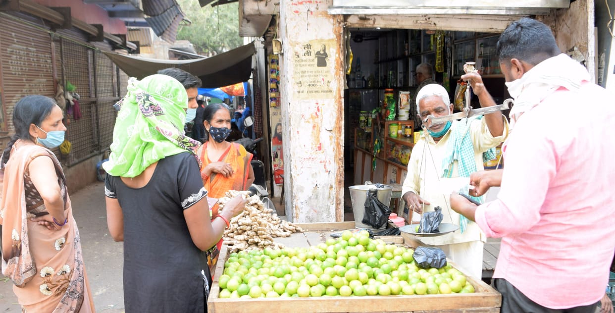 Lemon prices in the sky, more expensive than apples