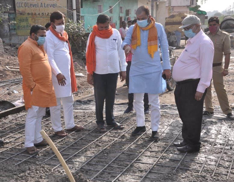 mla ne under paas ka kiya nirikshan