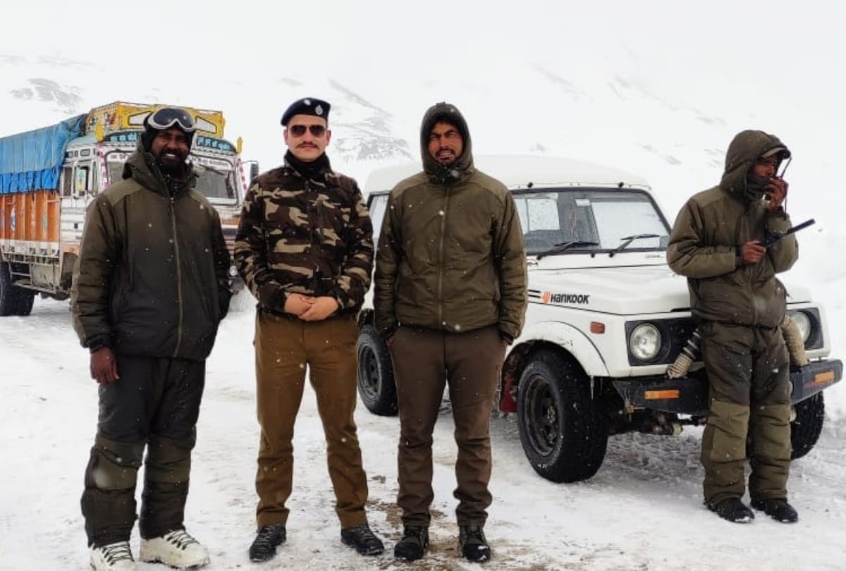 Himachal News: 14 hours rescue operation BRO and lahaul spiti police rescue 747 tourists and other passengers stranded in Baralacha pass after manali leh highway closed on 4 April after heavy snowfall