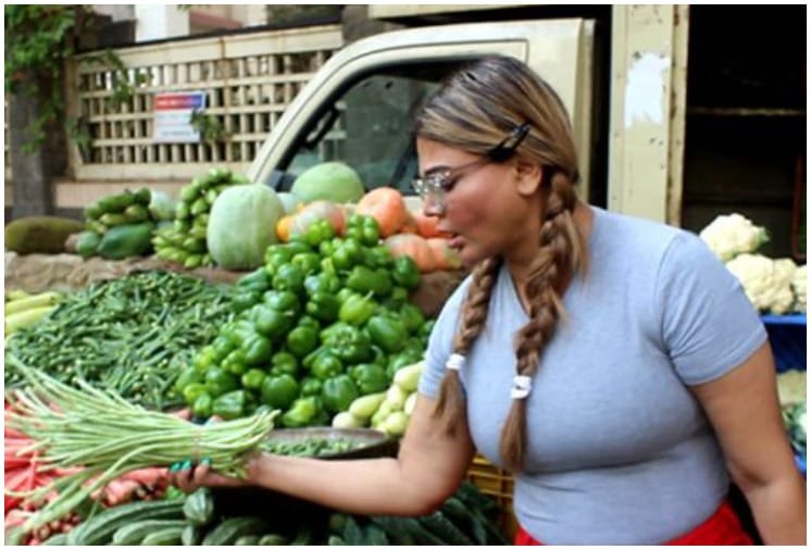 Rakhi Sawant Goes to Vegetable Market and return bare hands due to Inflation