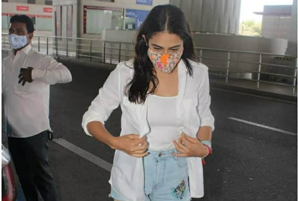 sara ali khan again in vacation mood spot at airport in hot denim shorts with white tank top perfect for summer look