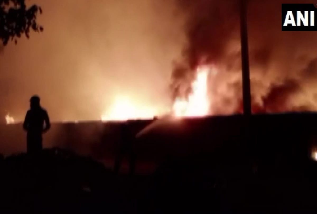 Fire at a slum in Gurugram's Sheetla Colony due to gas cylinder explosion