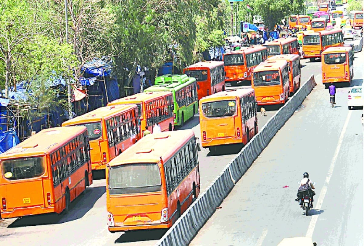 Delhi news: Buses ran empty throughout the day 