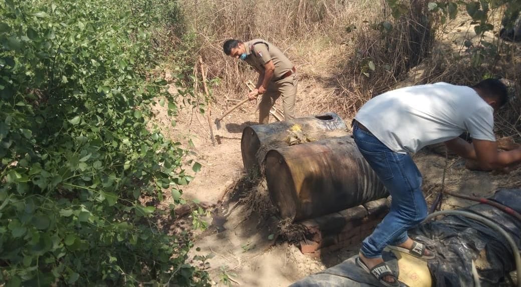 police seized illegal Liquor