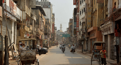 Kashi showed solidarity in the fight against Corona infection, silence spread from Ganges Ghats to villages 