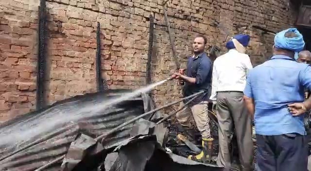 Six shops burnt due to short circuit fire in Yamuna nagar